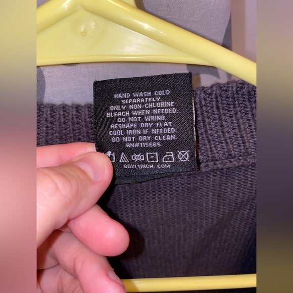 Disney Jack Skellington Box Lunch Gray Cardigan in size S - Picture 5 of 10